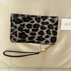 Jen & Co. Leopard Print Wristlet Clutch